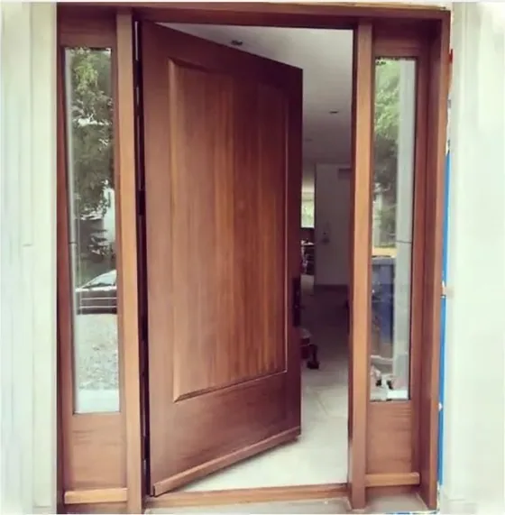 Puerta exterior, nogal, hoja de madera, acristalado y laterales a pedido (EX-074)