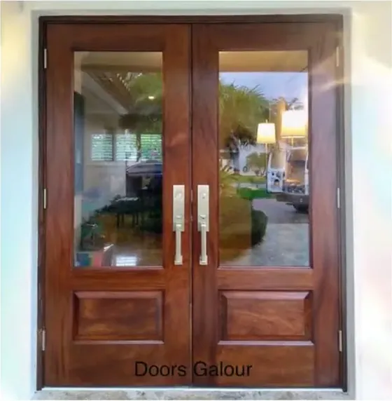 Puerta exterior, nogal, hoja de madera, acristalado y laterales a pedido (EX-079)
