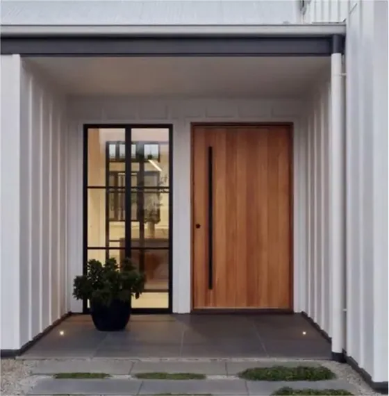 Puerta exterior, nogal, hoja de madera, acristalado y laterales a pedido (EX-103)
