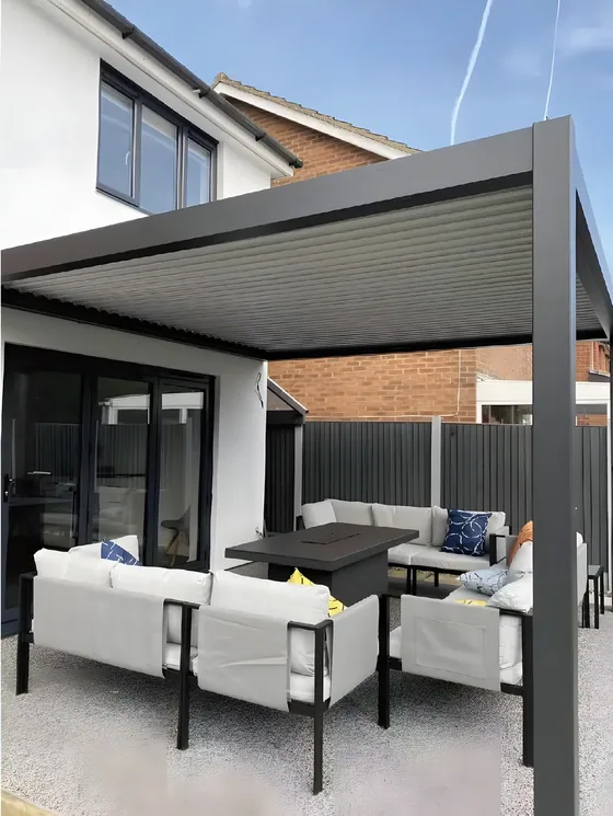 Wall-mounted louvred canopy, aluminium, wall-fixed (PG-03)