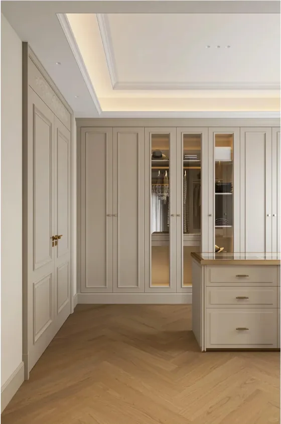 Framed walk-in with island, painted frames, mirrored doors (WR-04)